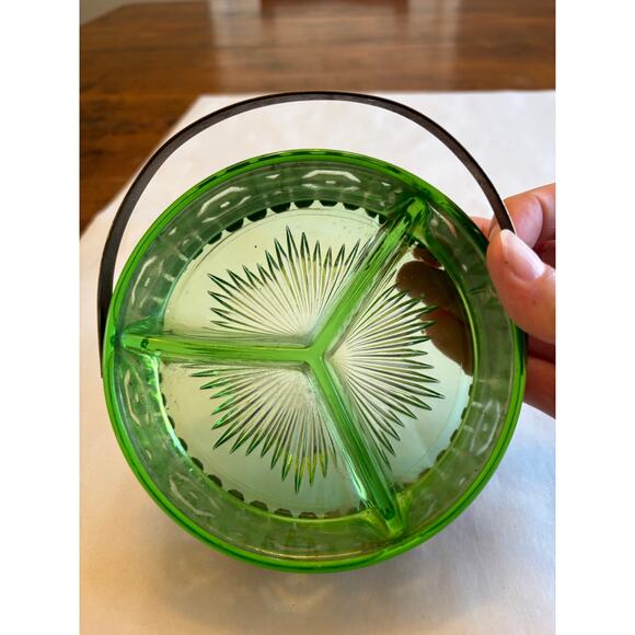 VTG MCM RETRO COLLECTOR Uranium Green Divided Glass Candy Nut Relish Dish tray - Picture 6 of 8